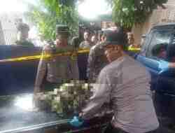 Diduga Kehabisan Oksigen, Pria Paruh Baya Ditemukan Meninggal dalam Mobil di Desa Gaprang