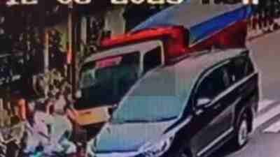 Hilang Konsentrasi, Truk Hantam Pemotor dari Lawan Arah di Jalan Kalimantan Kota Blitar