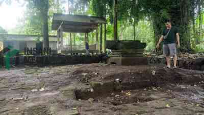 Viral Aksi Pencurian Lantai Candi Mejo Miring Kesamben, Menunggu Tindakan Polisi