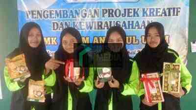 Empat Siswa SMK Islam Anharul Ulum Kademangan Penemu Mocaf