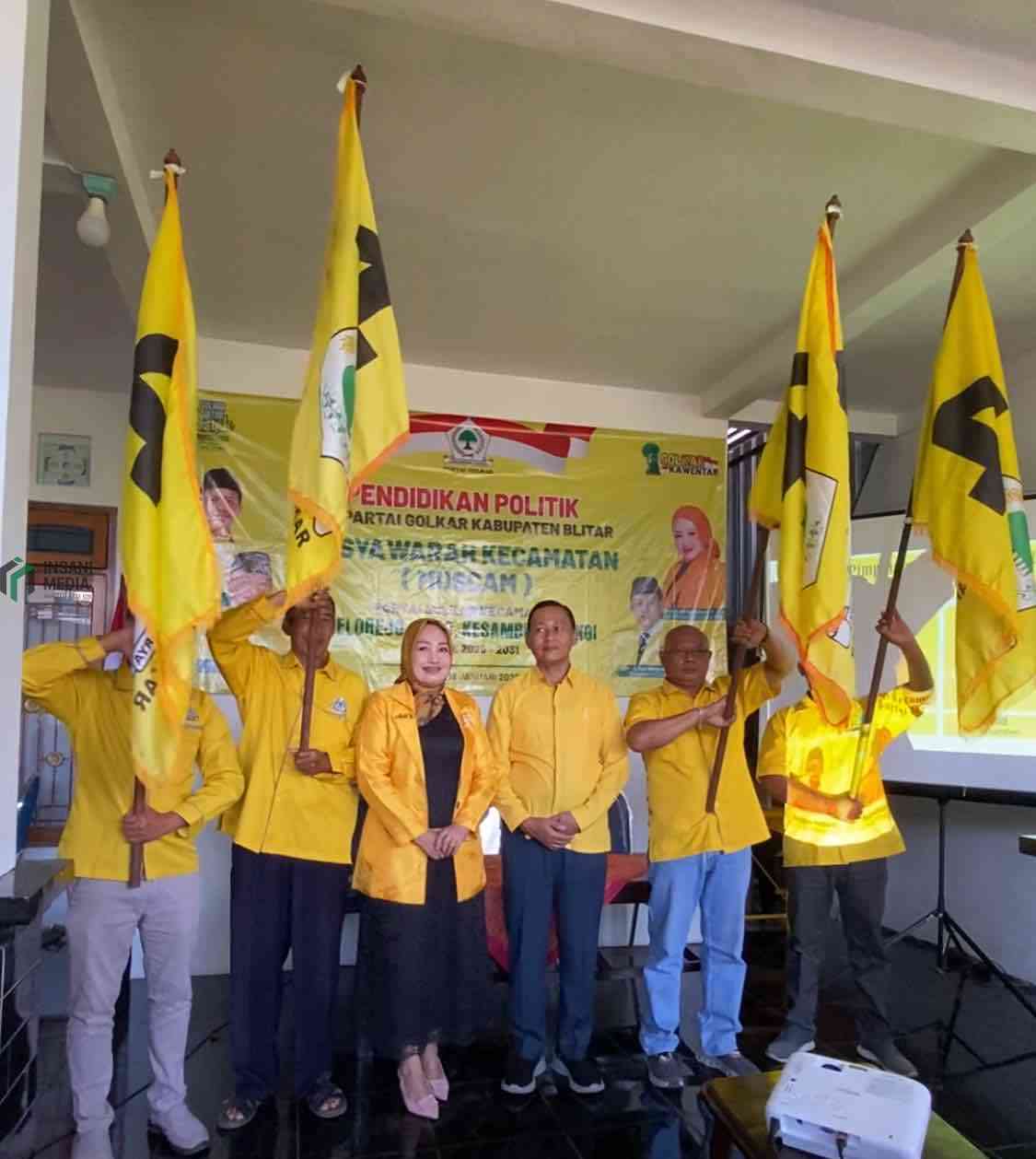 Ketua dan Sekretaris DPD Partai Golkar Kabupaten Blitar dengan Ketua PK Dapil 5