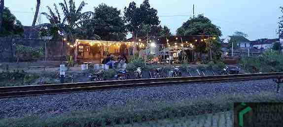 Minumminum sini Cafe di Kawasan Kecamatan Garum Kabupaten Blitar