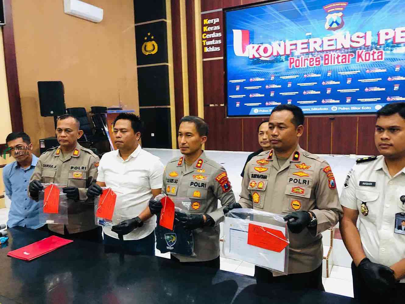 Polres Blitar Kota Menunjukkan Bukti Penganiayaan yang Menyebabkan Napi Meninggal Dunia