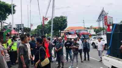 Puluhan Mantan Tenaga Harian Lepas THL RSUD Mardi Waluyo Kota Blitar