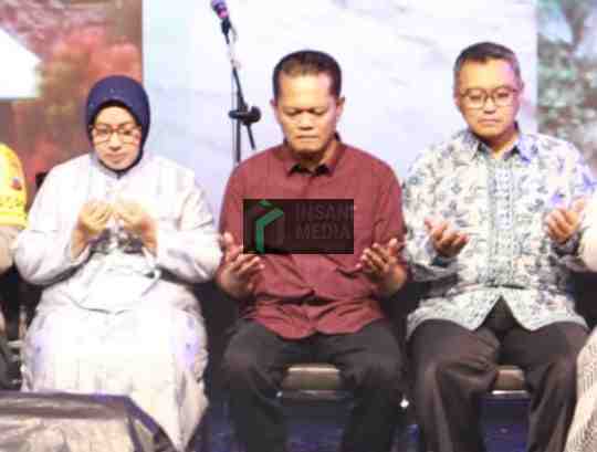 Tunaryo Ketua DPRD Kabupaten Purworejo Bersama Warga untuk Menyerap Aspirasi pada Malam Pergantian Tahun