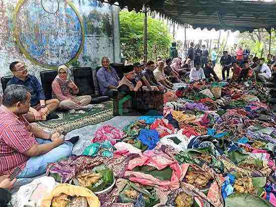 Warga Dusun Tegalrejo Desa Ampelgading Kecamatan Selorejo Kabupaten Blitar Menggelar Tradisi Dawuhan di Waduk Tirto Langgeng Kamis 01012026