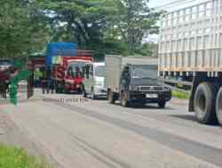 Jalan Raya Simpang Prambon Langganan Genangan, Dikeluhkan Pengemudi