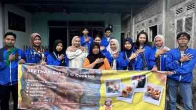 Mahasiswa UNP Kediri Memberikan Pendampingan Digital Marketing pada Pelaku UMKM di Kelurahan Gayam Kecamatan Mojoroto Kota Kediri