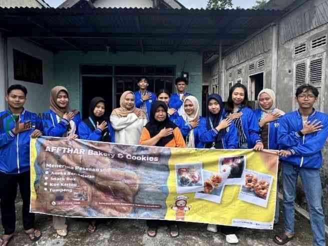 Mahasiswa UNP Kediri Memberikan Pendampingan Digital Marketing pada Pelaku UMKM di Kelurahan Gayam Kecamatan Mojoroto Kota Kediri