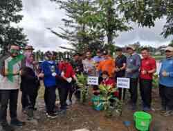 Pemkab Blitar Awali Penataan Blumbang Gede Soso dengan Tanam Vegetasi Penanda Batas