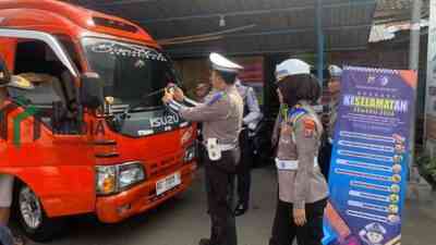 Satlantas Polres Blitar Sosialisasi Keselamatan di Terminal Kesamben