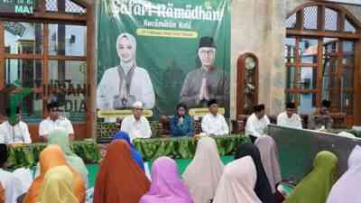 Wali Kota Kediri Vinanda Prameswati saat Menghadiri Safari Ramadan di Masjid Jami Al Huda