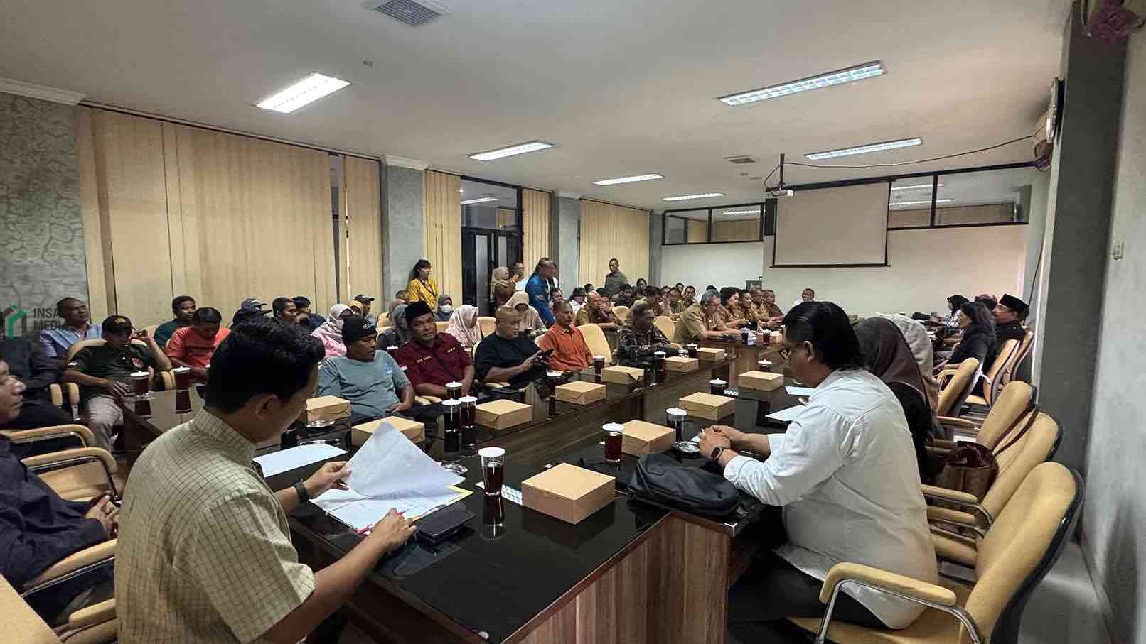 Warga Kelurahan Babadan Kecamatan Wlingi Kabupaten Blitar Mengadu ke DPRD Kabupaten Blitar Soal Dampak Polusi Pabrik Aspal di Kecamatan Wlingi