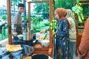 Four Points by Sheraton Batam Angkat "Ayam Galundi" Sebagai Menu Ikonik di Program Pasar Malam Ramadan batam1