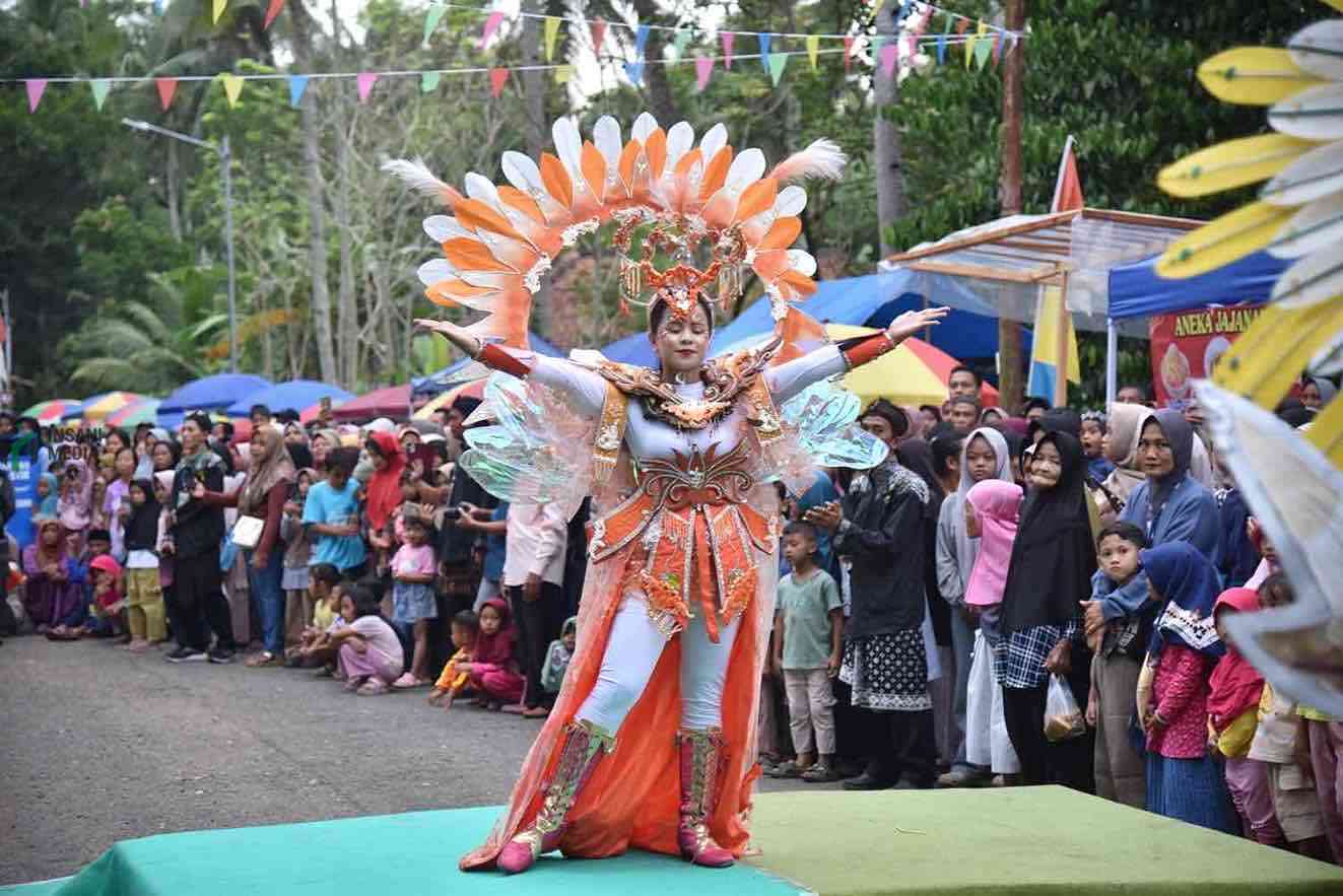 Bupati Kebumen Puji Ambal Costume Carnival, Dinilai Jadi Daya Tarik Baru Desa Wisata Ambal Costume Carnival Ngabuburit Bareng Nang Ambal