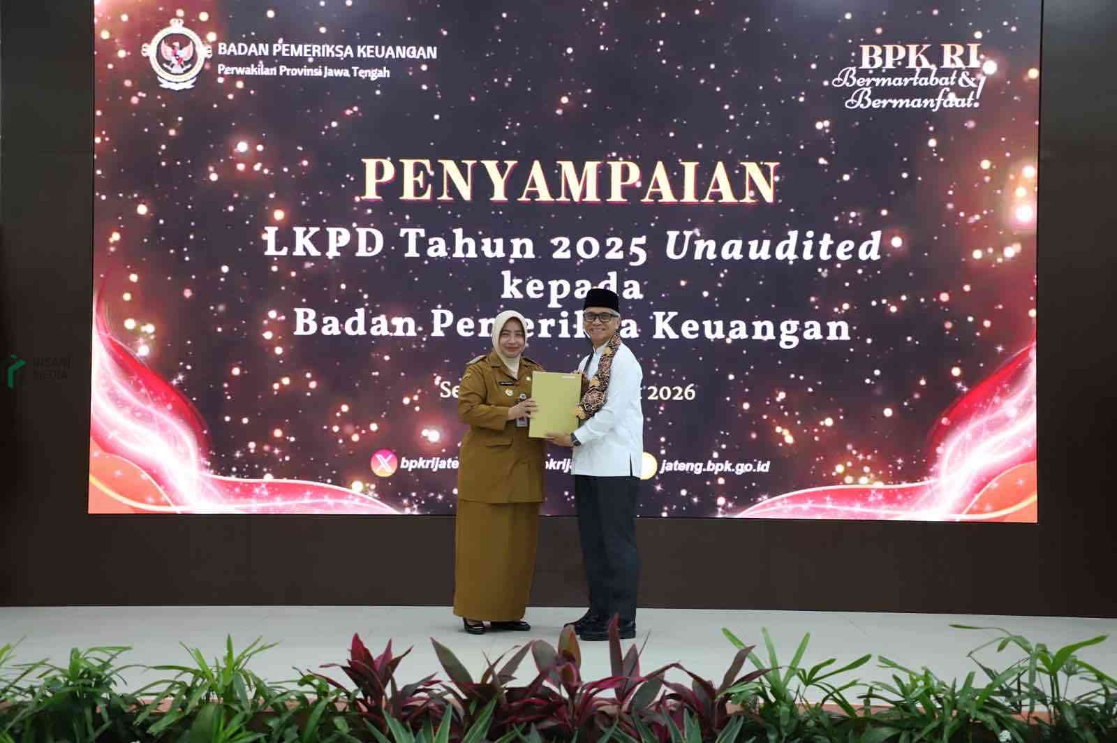 Bupati Purworejo Menyerahkan LKPD Tahun Anggaran 2025 ke BPK RI