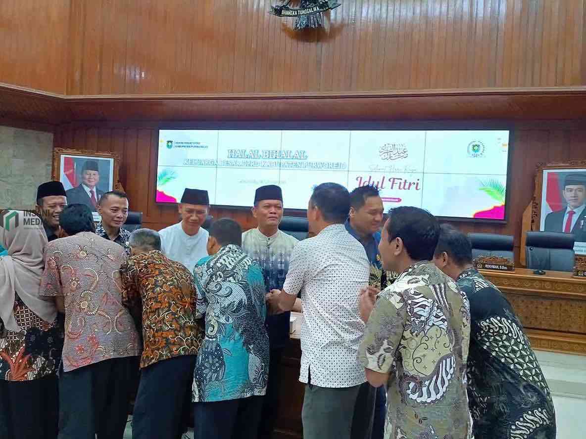 Ketua DPRD Purworejo Ajak Perkuat Sinergi di Momentum Idulfitri Halal Bihalal Idulfitri Jajaran DPRD Purworejo Memperkuat Sinergitas