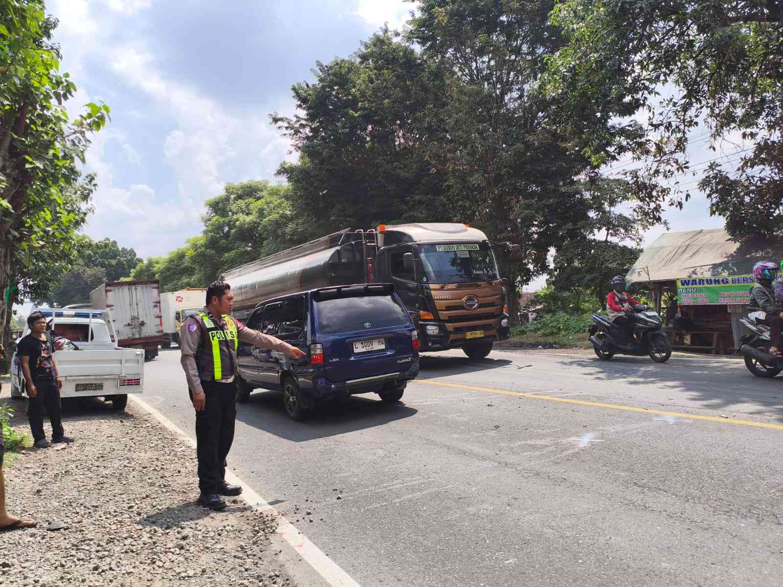 Pasutri Tewas, Satu Anak Luka dalam Tabrakan Motor dan Truk Boks di Balongbendo Sidoarjo IMG 20260316 WA0007