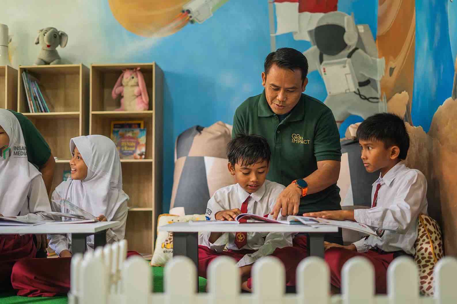 Ramadan Bermakna, MORAZEN Yogyakarta Kembangkan Sudut Baca di SD Negeri Temon MORAZEN Yogyakarta Memberikan Bantuan Buku pada SDN Temon Kulon Progo