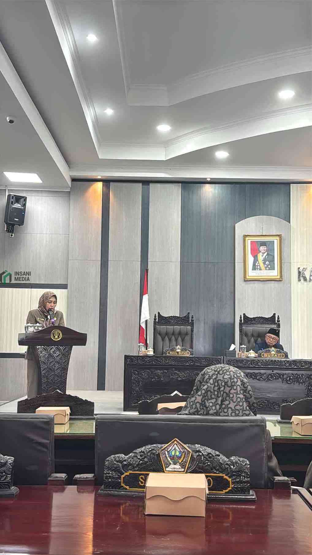 Fraksi Golkar DPRD Blitar Soroti TPT Masih Tinggi, Dorong Pemkab Perluas Investasi dan Lapangan Kerja Niswatus Sholikhah Juru Bicara Fraksi Partai Golongan Karya DPRD Kabupaten Blitar