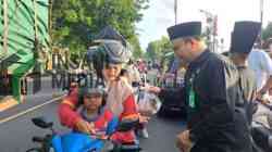 PN Blitar Membagikan 500 Bingkisan untuk Pengguna Jalan di Bulan Suci Ramadan