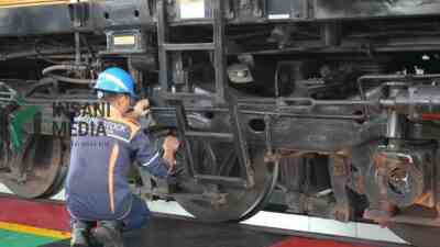 Sambut Angkutan Lebaran 2026, KAI Daop 7 Madiun Intensifkan Perawatan Lokomotif dan Kereta