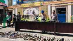 Jelang Ramadan, Polres Blitar Musnahkan Ribuan Miras dan Ratusan Knalpot Brong