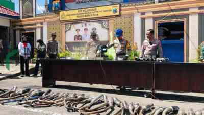 Jelang Ramadan, Polres Blitar Musnahkan Ribuan Miras dan Ratusan Knalpot Brong