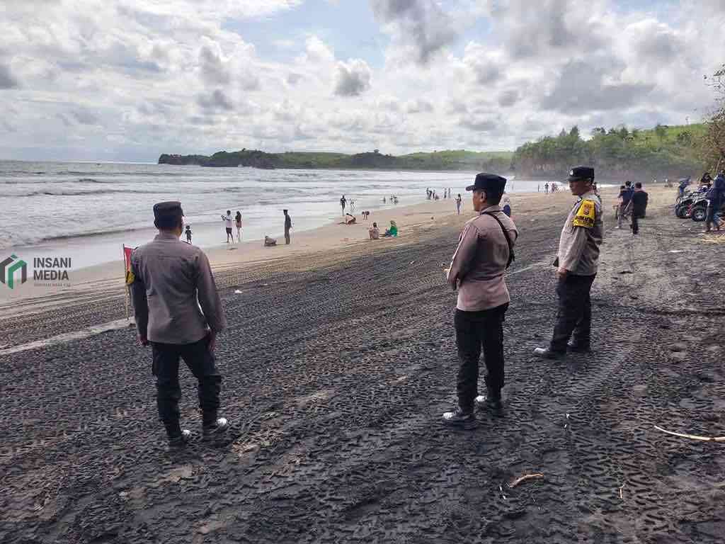 Polres Blitar Perketat Pengamanan Pantai Serang Saat Libur Lebaran Polres Blitar Melakukan Pengamanan Tempat Wisata Saat Libur Lebaran di Pantai Serang