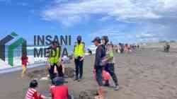 Polres Kebumen Patroli di Pantai Setrojenar Ingatkan Bahaya Ombak Besar pada Wisatawan