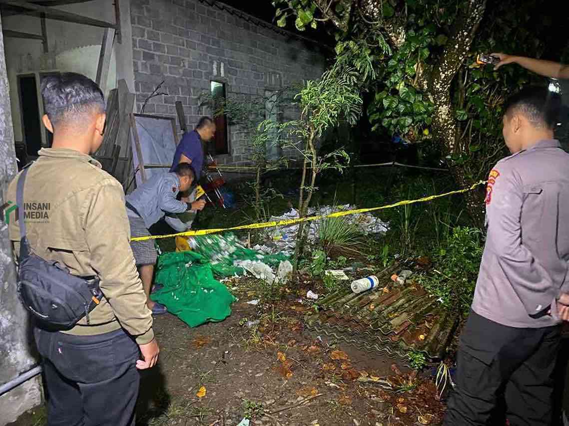 Puing puing Rumah Milik Korban di Kecamatan Udanawu Kabupaten Blitar yang Porak Poranda akibat Petasan Meledak di Dalam Rumah