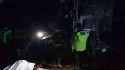 Resto di Kecamatan Mirit Kebumen Roboh Dihantam Angin Kencang