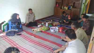 Suasana Rumah Duka di Kecamatan Gandusari saat Sepasang Suami Istri Kecelakaan di Taiwan yang Menyebabkan Suami Meninggal Dunia