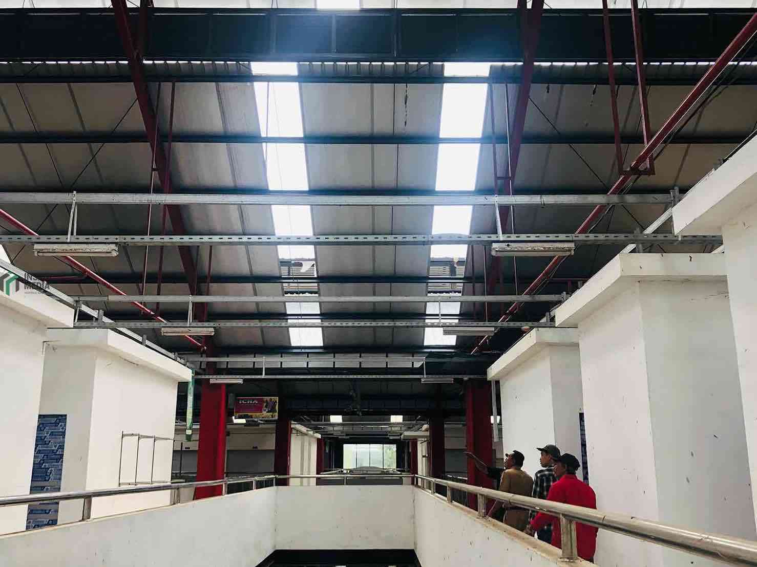 Atap Pasar Legi Kota Blitar Rusak Akibat Diterjang Angin Kencang