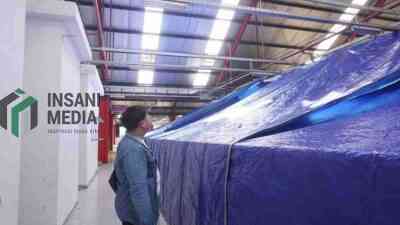 Atap Pasar Legi Sementara Ditutup Terpal