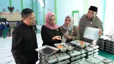 Pastikan MBG Tepat Gizi dan Aman Dikonsumsi, Komisi IV DPRD Kabupaten Blitar Tinjau Langsung Dua SMP di Wlingi