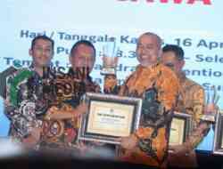 Kasubid Jatanras Polda Jatim AKBP Jumhur Raih PWI Jatim Awards