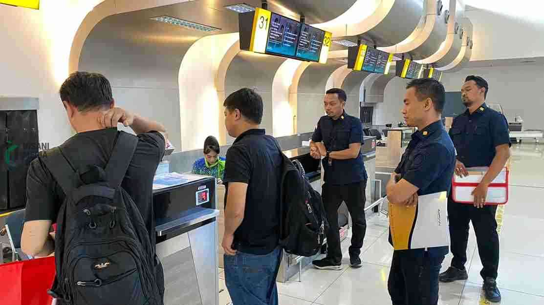 Kantor Imigrasi Non TPI Kelas II Kediri Deportasi 2 WNA Asal Tiongkok karena Salahi Izin Tinggal