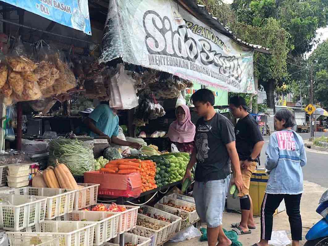 Kegiatan Warga Jual Beli di Pasar Tradisional di Kota Blitar