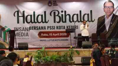 Ketua PSSI Kota Kediri Tomi Ari Wibowo saat Memberikan Sambutan dalam Halal Hihalal PSSI Kota Kediri