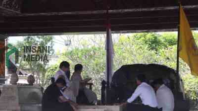 Megawati Soekarno Putri saat Berziarah di Makam Bung Karno