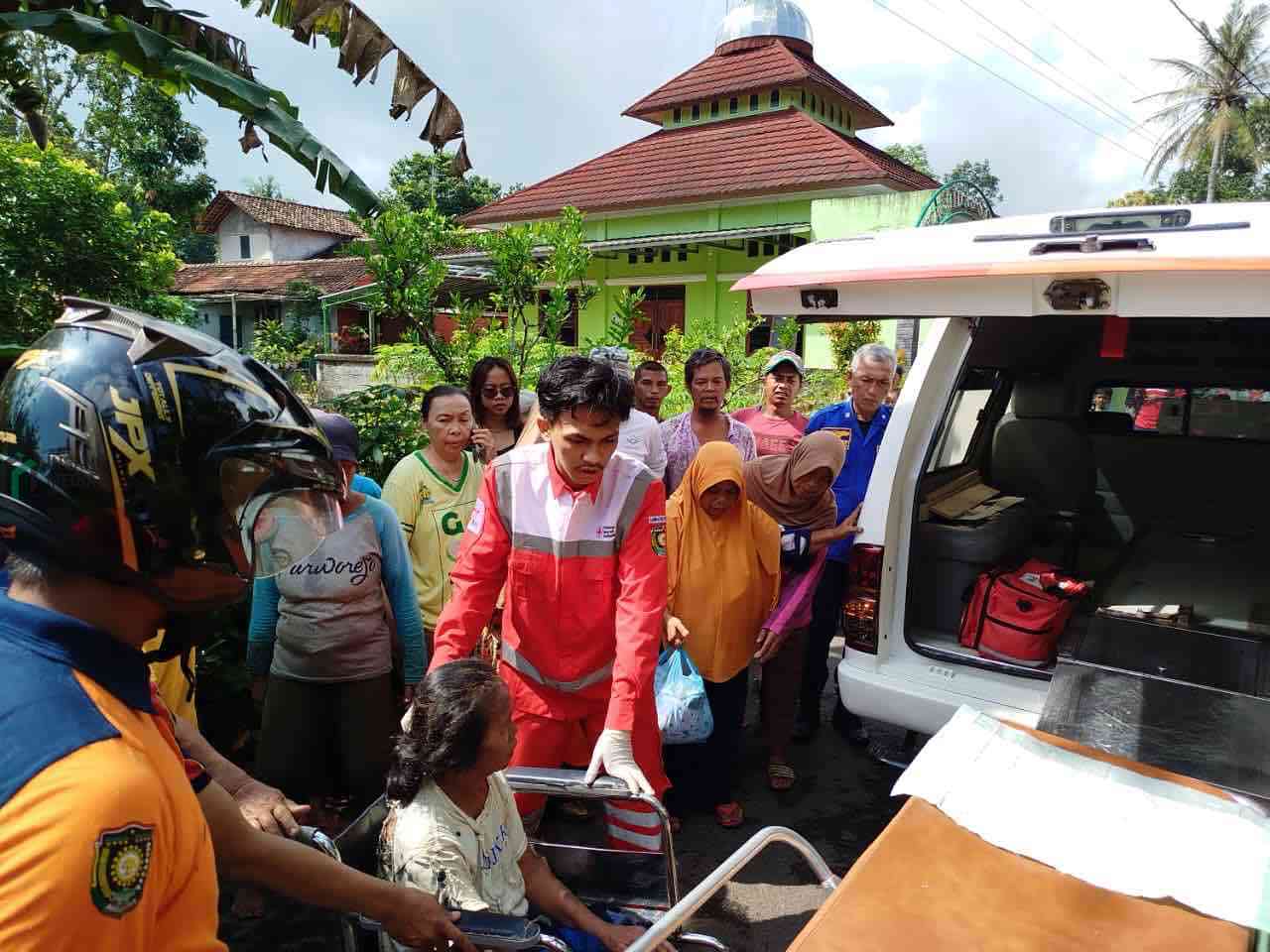 Nenek Sodiah 64 Warga Desa Plandi Kecamatan Purwodadi Kabupaten Purworejo Alami Luka Bakar 18 Persen akibat Rumahnya Terbakar