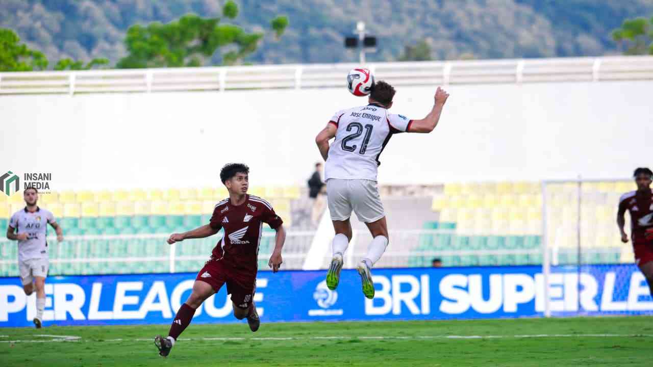 Pemain Persik Kediri saat Menghadapi PSM Makassar di Stadion BJ Habibie