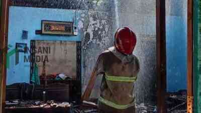 Diduga Konsleting Listrik, Rumah Lansia di Ponggok Blitar Terbakar, Kerugian Capai Rp30 Juta