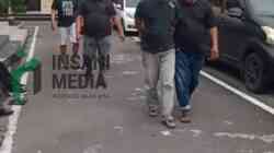 Polisi Tangkap Residivis Pengedar Uang Palsu Pecahan Rp100 Ribu di Kota Blitar SJ 57 Terduga Pelaku Pengedar Uang Palsu di Kota Blitar Dibekuk Polisi Pelaku Menyasar Lansia Sebagai Korban