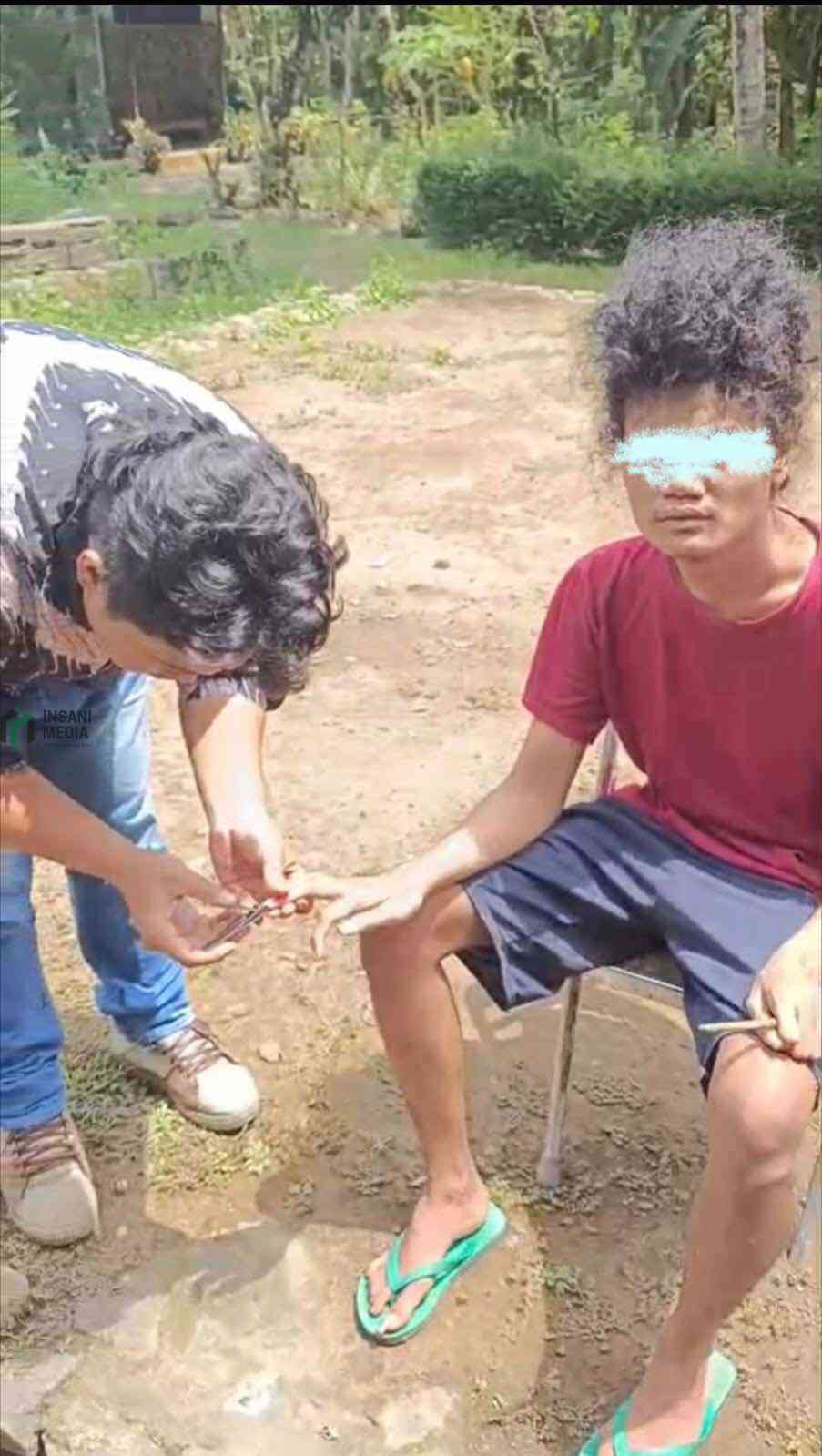 Suripan Nuh Rohuwoh Yudohusodo atau Nano 25 warga Desa Brenggong Kecamatan Purworejo Mengabdikan Diri untuk Merawat ODGJ