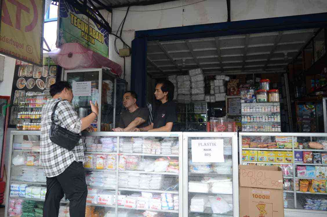 Toko Plasti di Kota Blitar