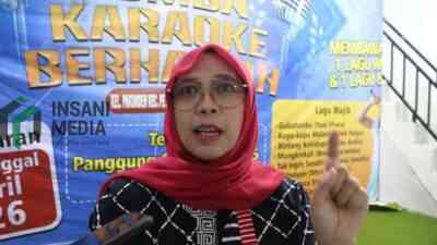 Vivi Rosydiana Panitia Lomba Karaoke Sambut Hari Kartini di Kediri
