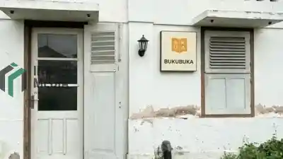Buku Buka Kanigoro, Menikmati Kopi di Tengah Ratusan Koleksi Literasi Blitar