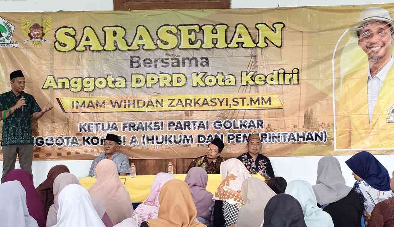 Anggota Komisi A DPRD Kota Kediri Imam Zarkasyi Prihatan saat Memberikan Sosialisasi Krisis Sosial Anak